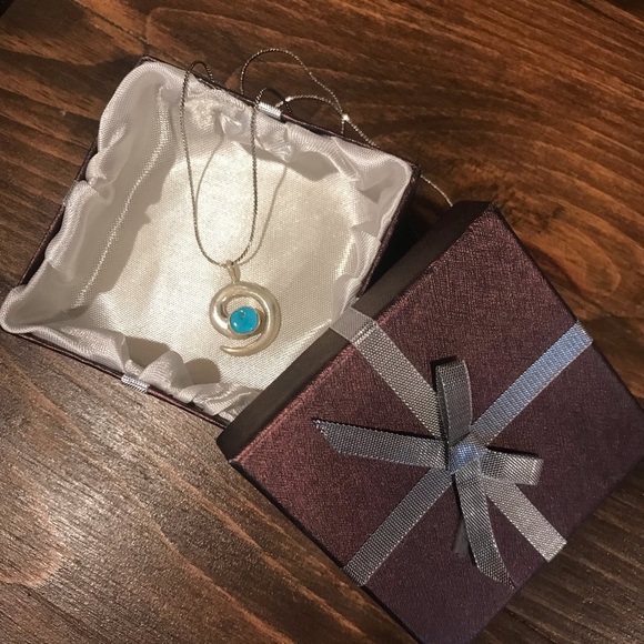 ▪️Silver & Turquoise Pendant on Chain - Picture 6 of 8